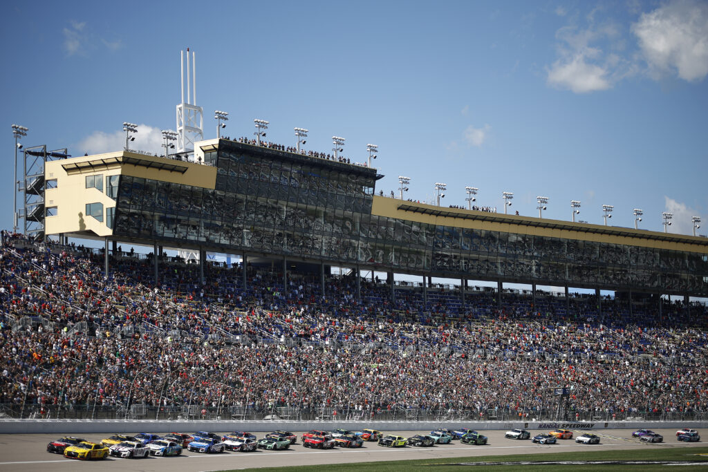 5 Drivers who Dominate at Kansas Speedway - The Daily Downforce