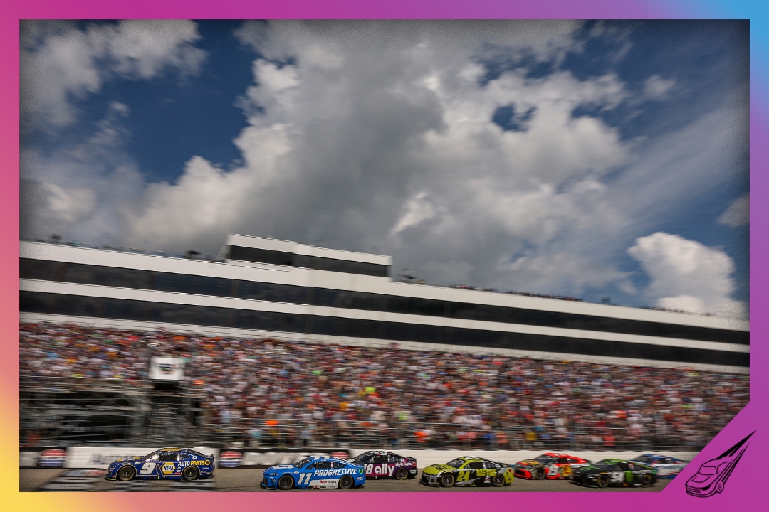 DOVER, DELAWARE - JULY 20: Chase Elliott, driver of the #9 NAPA Auto Parts Chevrolet, leads the field during the NASCAR Cup Series AutoTrader EchoPark Automotive 400 at Dover Motor Speedway on July 20, 2025 in Dover, Delaware. (Photo by Meg Oliphant/Getty Images)